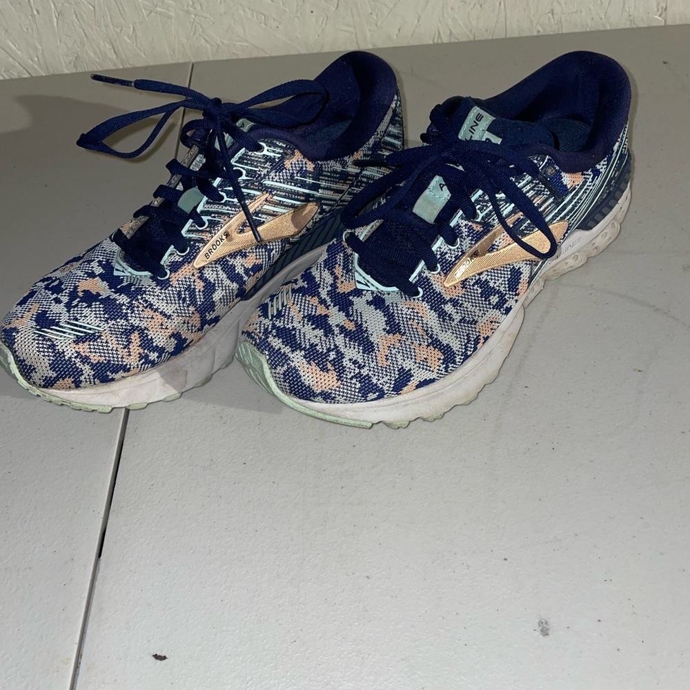 Brooks adrenaline gts19 womens shoes size 7
